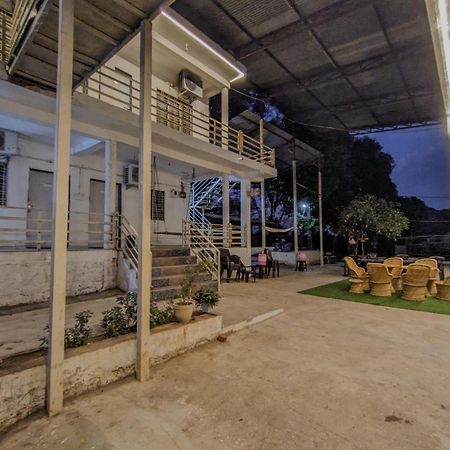 V J Farmstay Garudeshwar Exterior photo