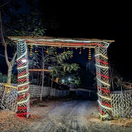 V J Farmstay Garudeshwar Exterior photo