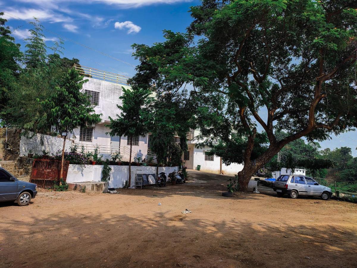 V J Farmstay Garudeshwar Exterior photo