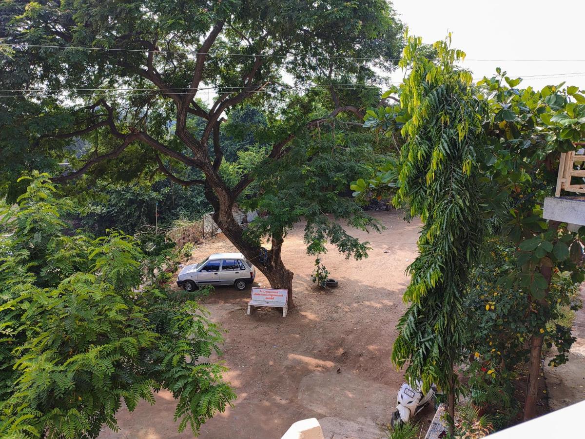 V J Farmstay Garudeshwar Exterior photo